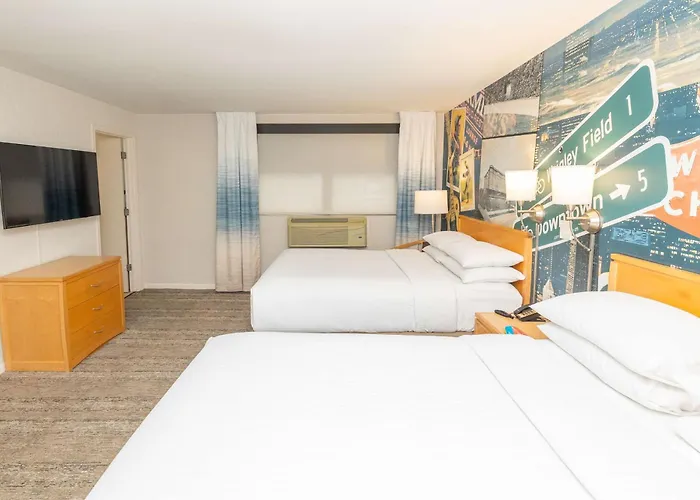 Deluxe Queen Room